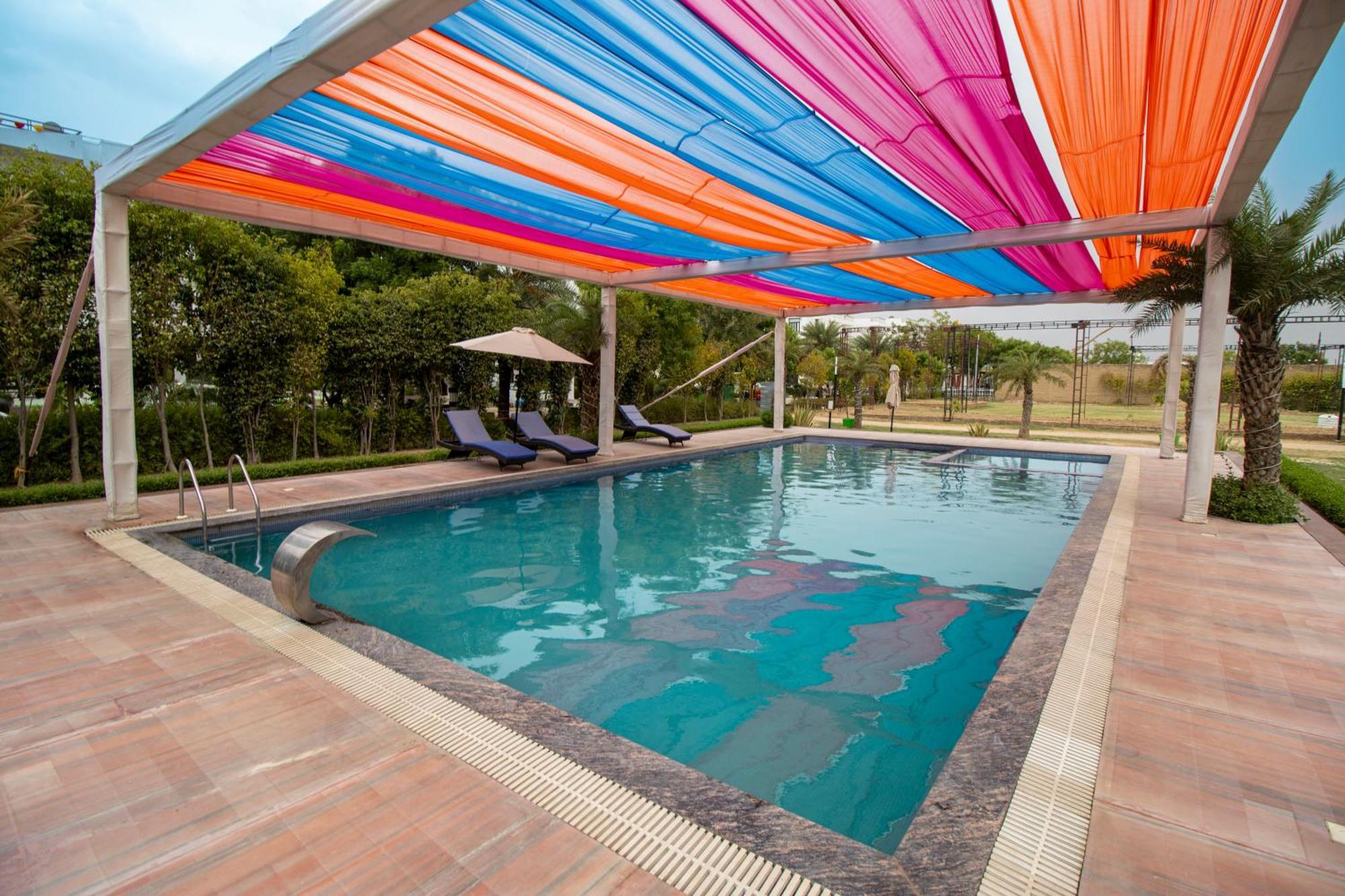Elegance Resort Vrindāvan Zewnętrze zdjęcie