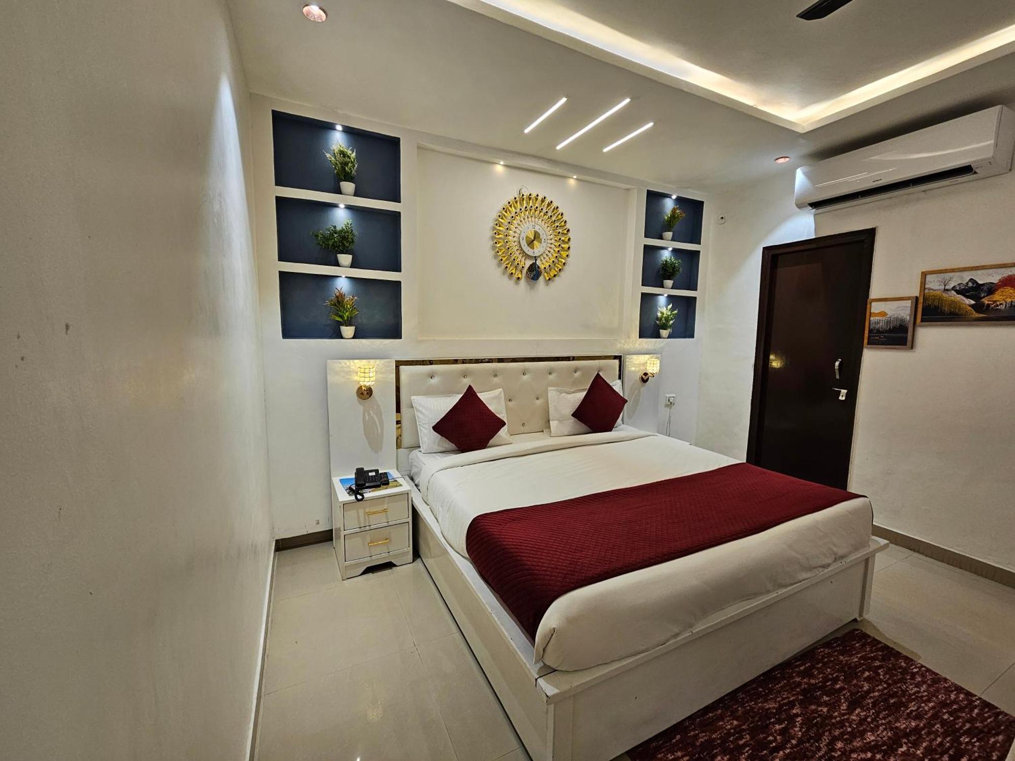 Elegance Resort Vrindāvan Zewnętrze zdjęcie