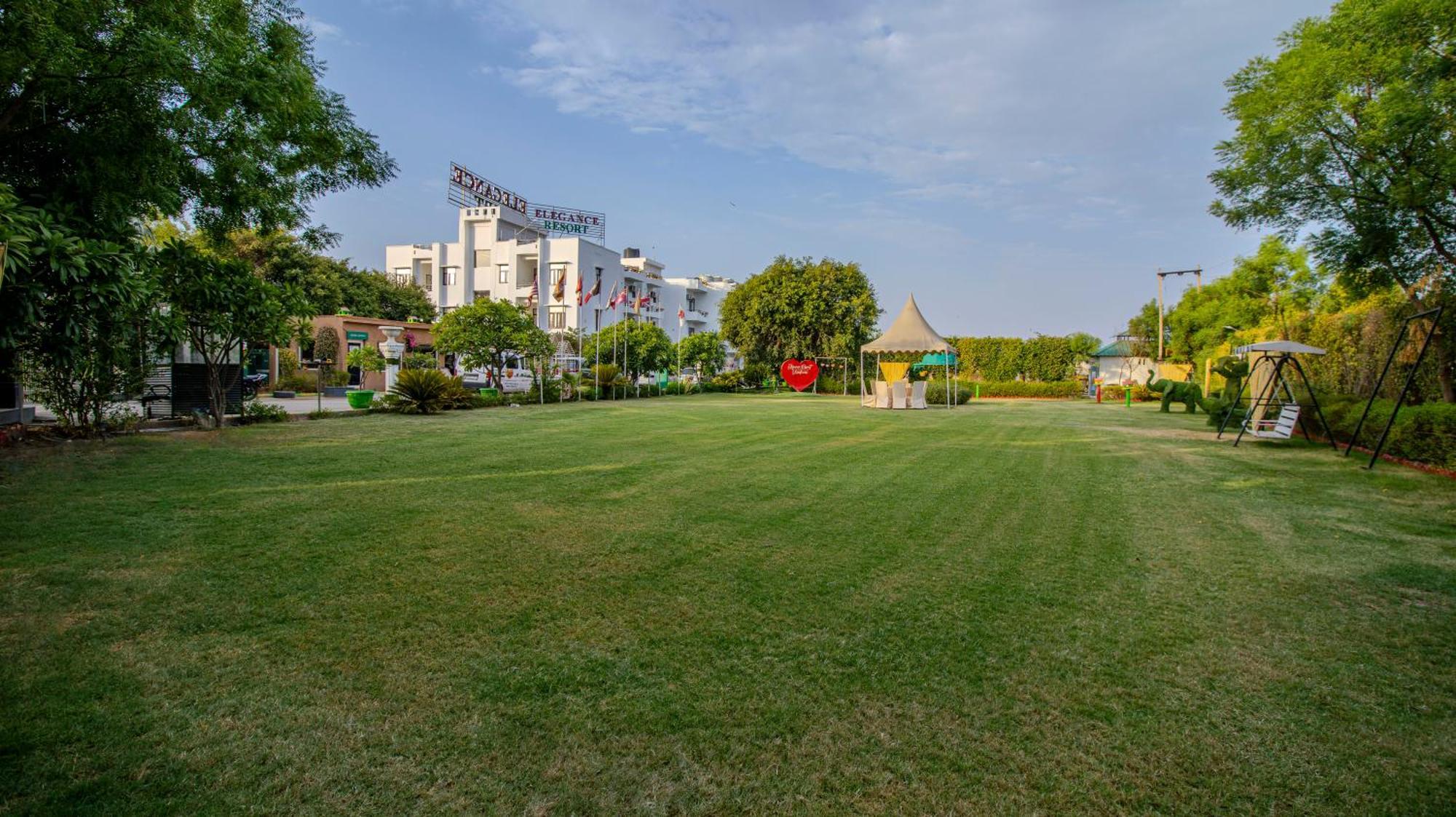 Elegance Resort Vrindāvan Zewnętrze zdjęcie