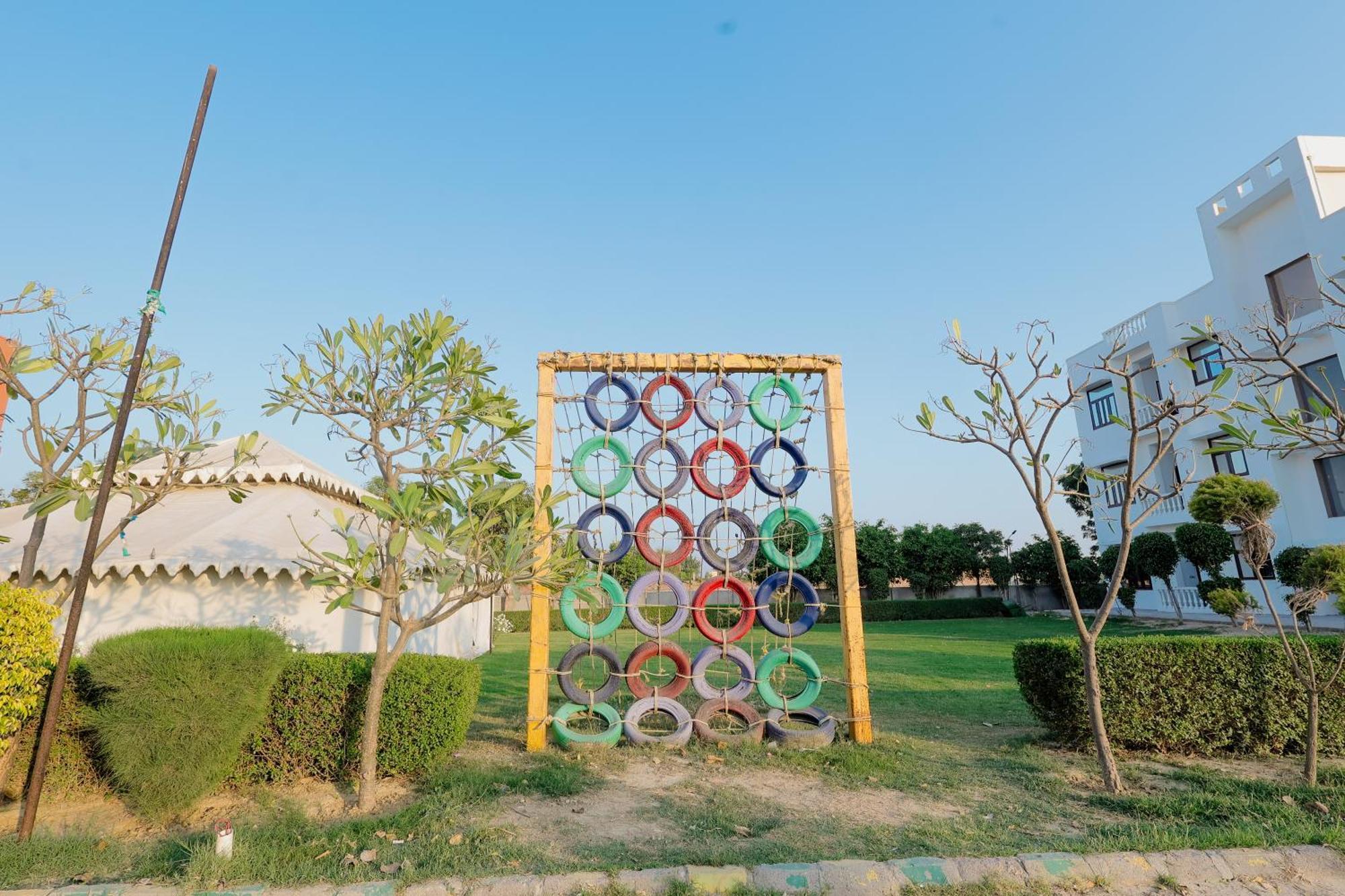 Elegance Resort Vrindāvan Zewnętrze zdjęcie