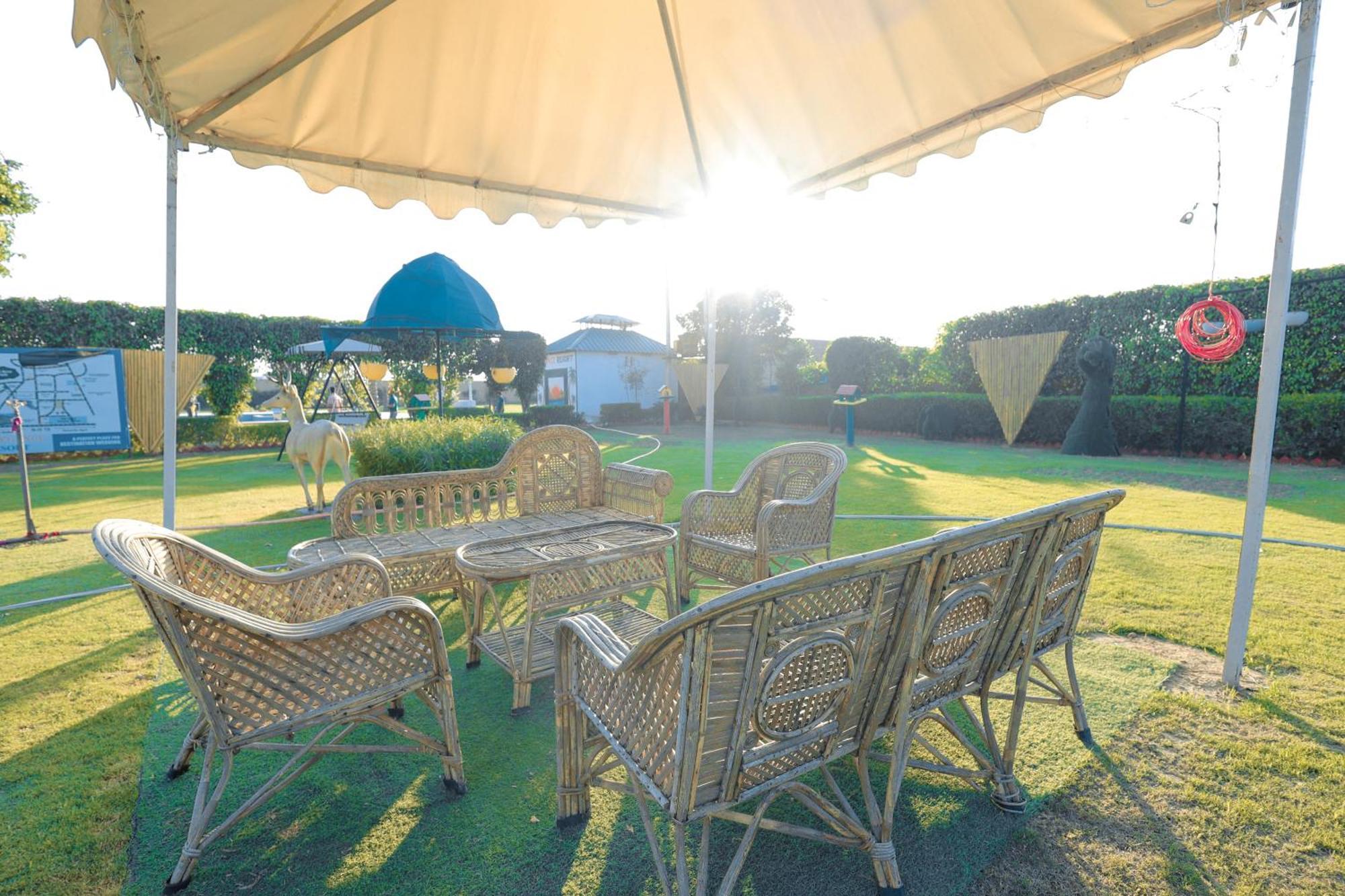 Elegance Resort Vrindāvan Zewnętrze zdjęcie