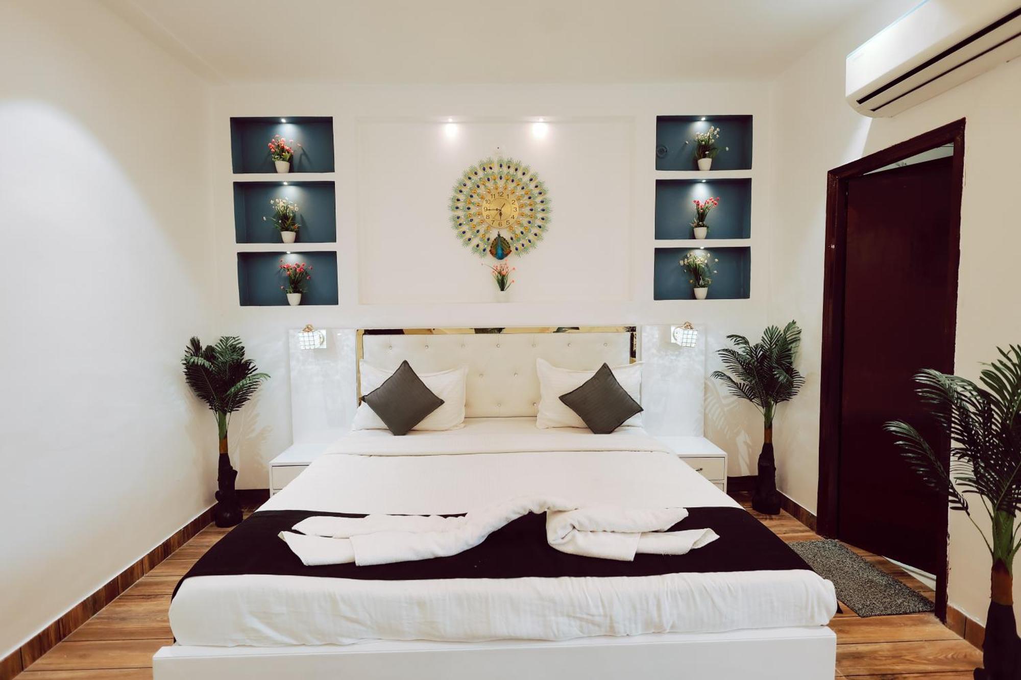 Elegance Resort Vrindāvan Zewnętrze zdjęcie