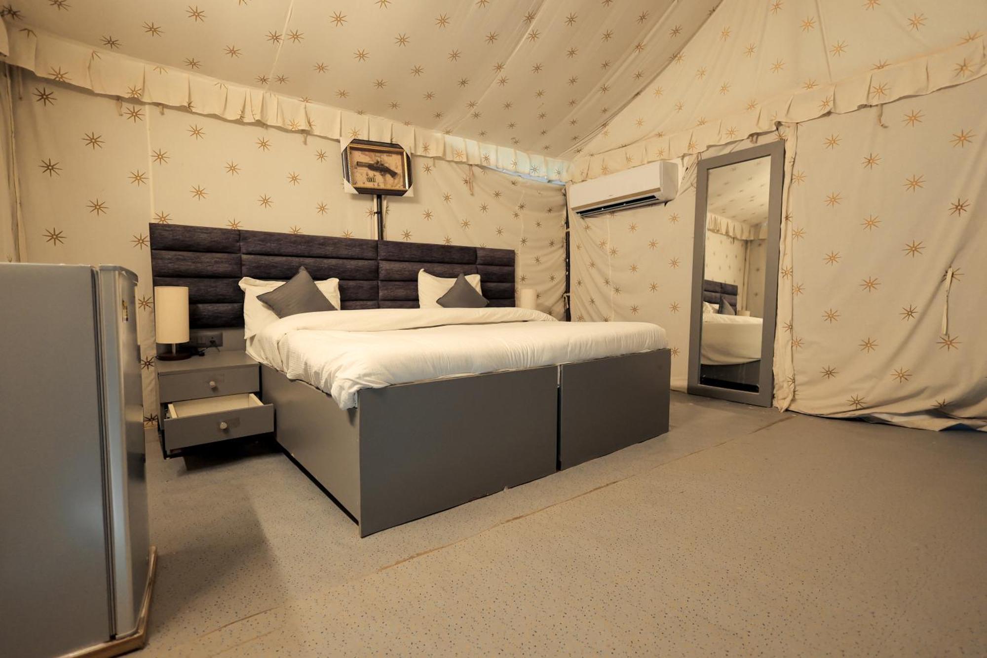 Elegance Resort Vrindāvan Zewnętrze zdjęcie