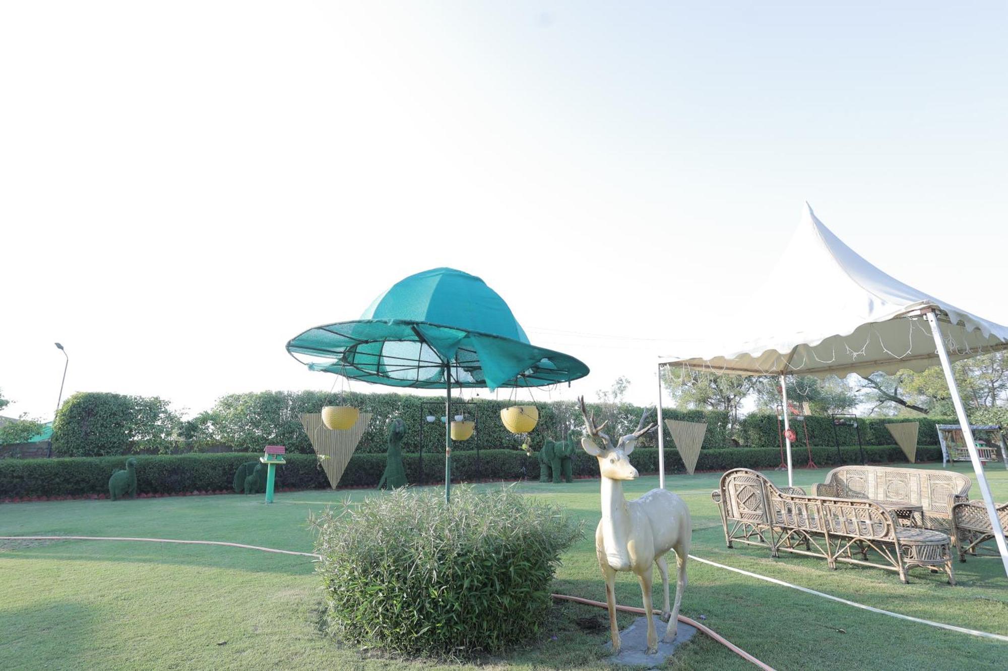 Elegance Resort Vrindāvan Zewnętrze zdjęcie